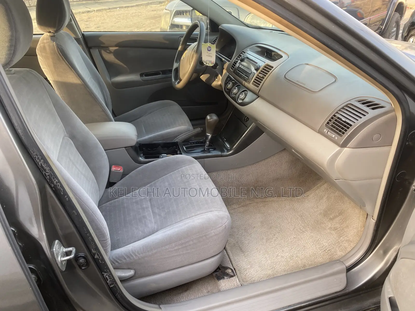 Toyota Camry LE 4dr Sedan (2.4L 4cyl 5A) 2005 Gray