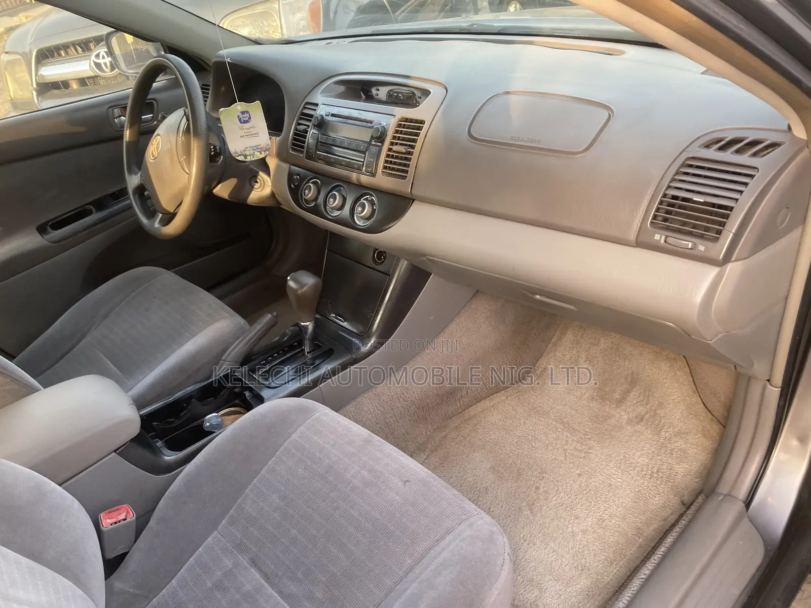 Toyota Camry LE 4dr Sedan (2.4L 4cyl 5A) 2005 Gray