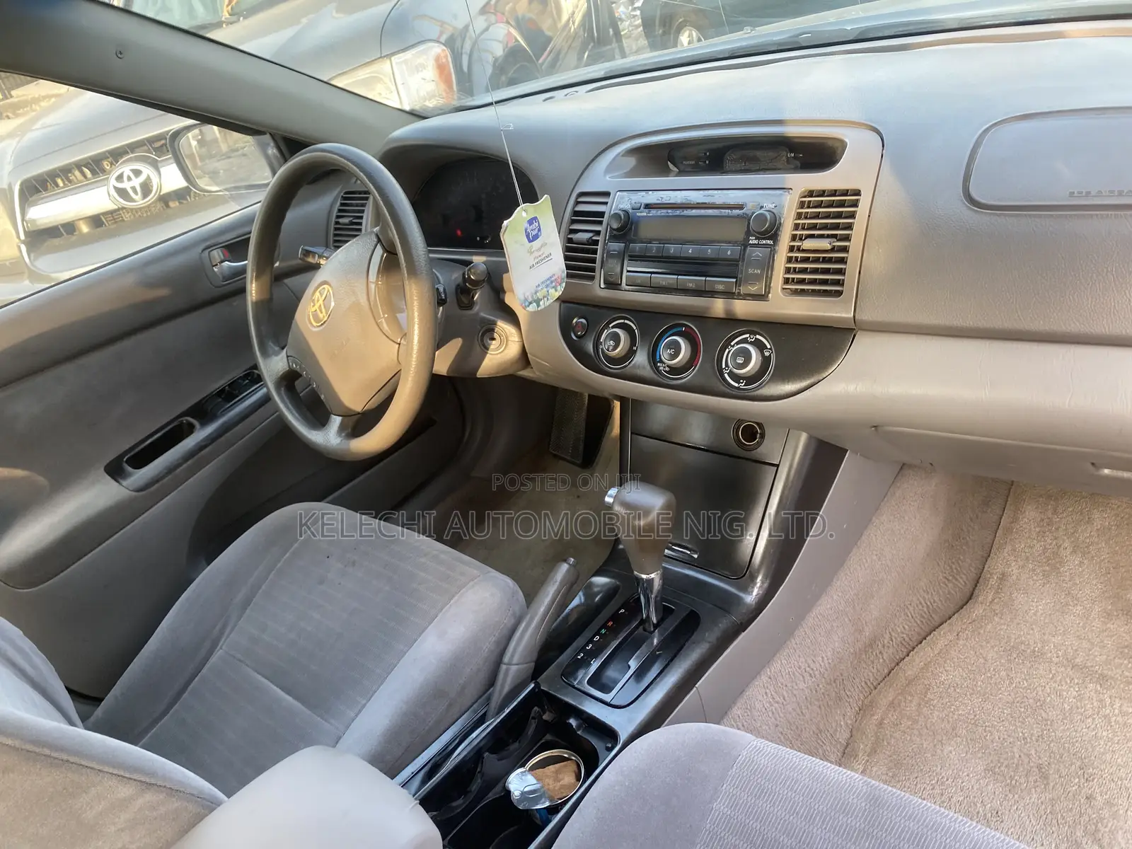 Toyota Camry LE 4dr Sedan (2.4L 4cyl 5A) 2005 Gray