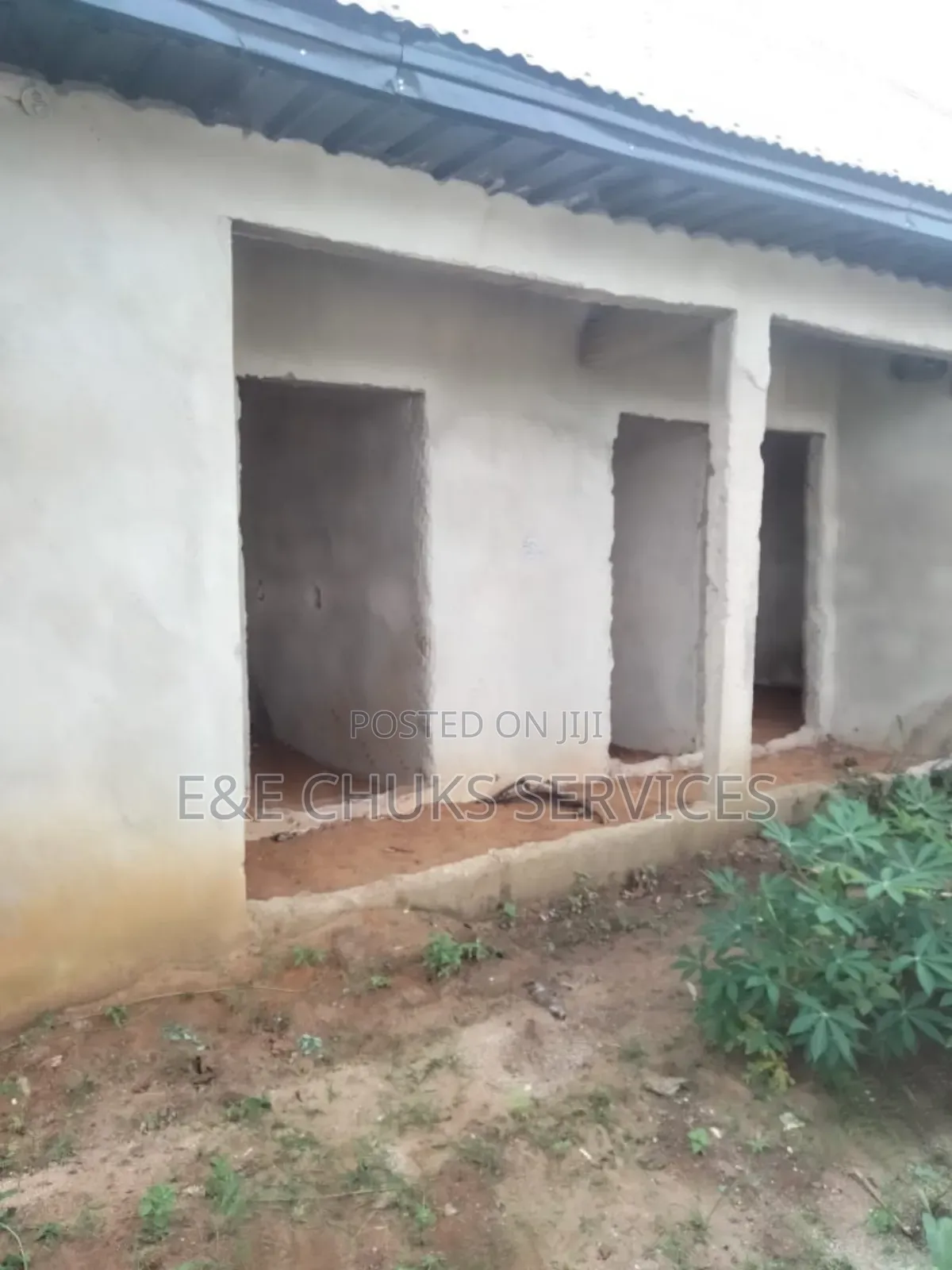 Fenced and Gated 1 Plot With a Self Con for Sale