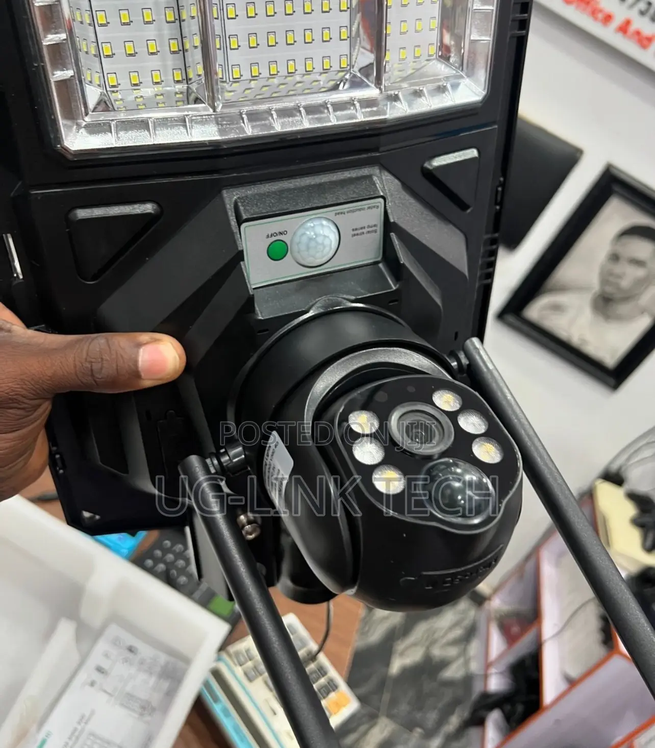 450 Watts Solar Street Light With 4g PTZ Smart Camera
