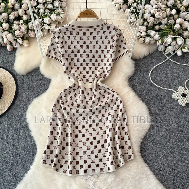 Short Collar Gown