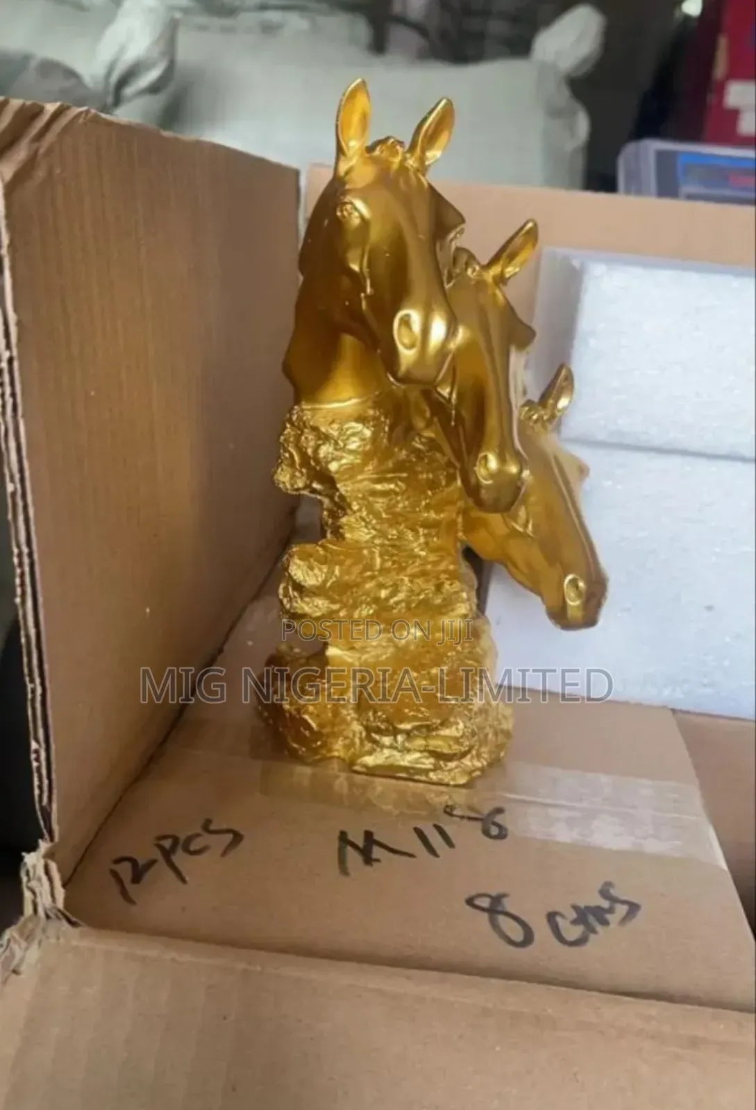 Figurine Statue Shelves Table Decorations
