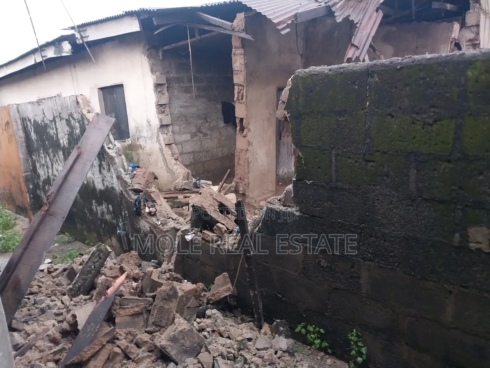 Half Plot of Land 30ft by 120ft Entrance Bakare Gate