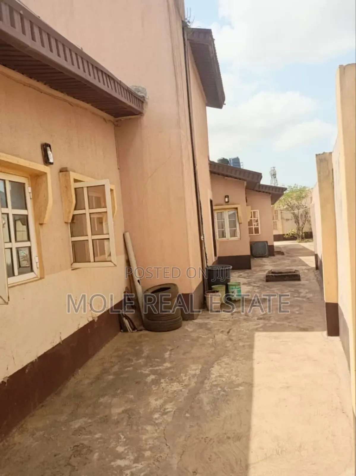 3bdrm Block of Flats in Unity Estate, Egbeda / Egbeda for sale