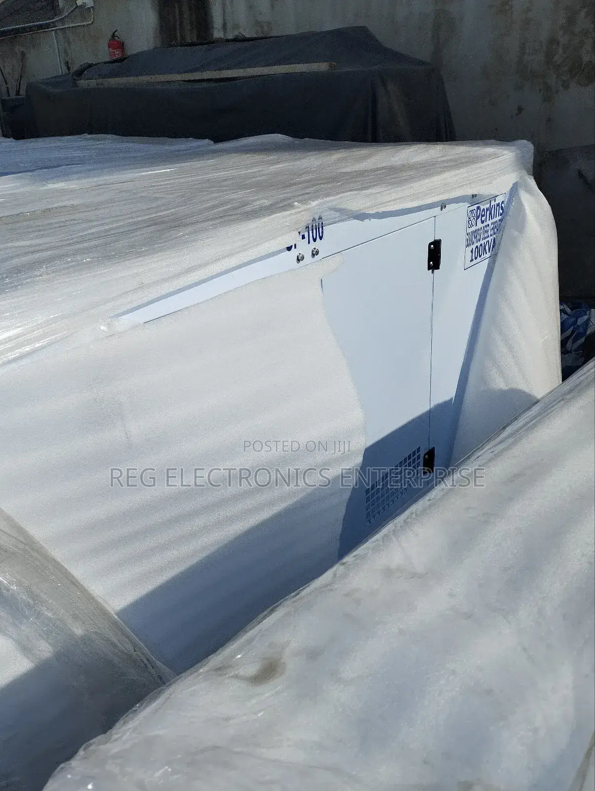 100 KVA Perkins Soundproof Generator Diesel