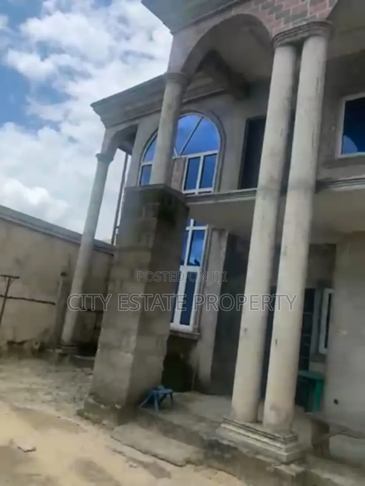 5bdrm Duplex in Off Sars Road, Port-Harcourt for sale