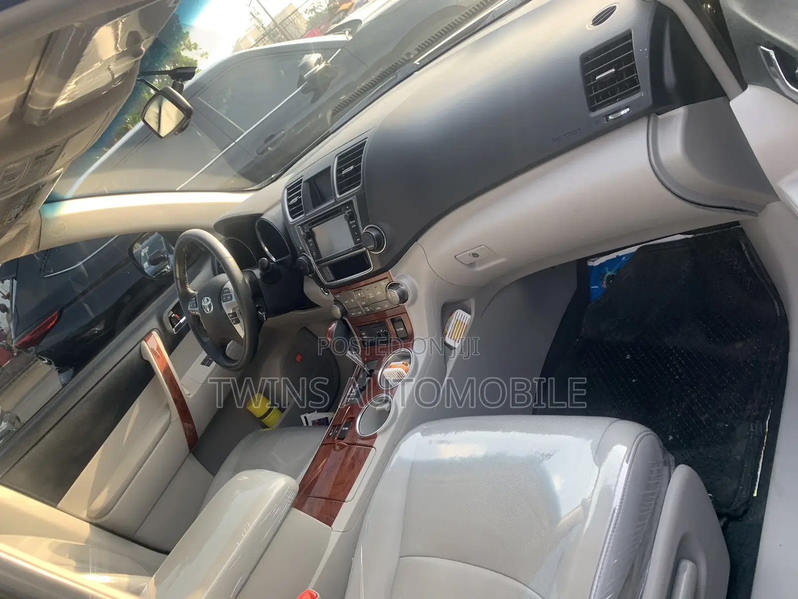 Toyota Highlander Limited 3.5l 4WD 2013 Black