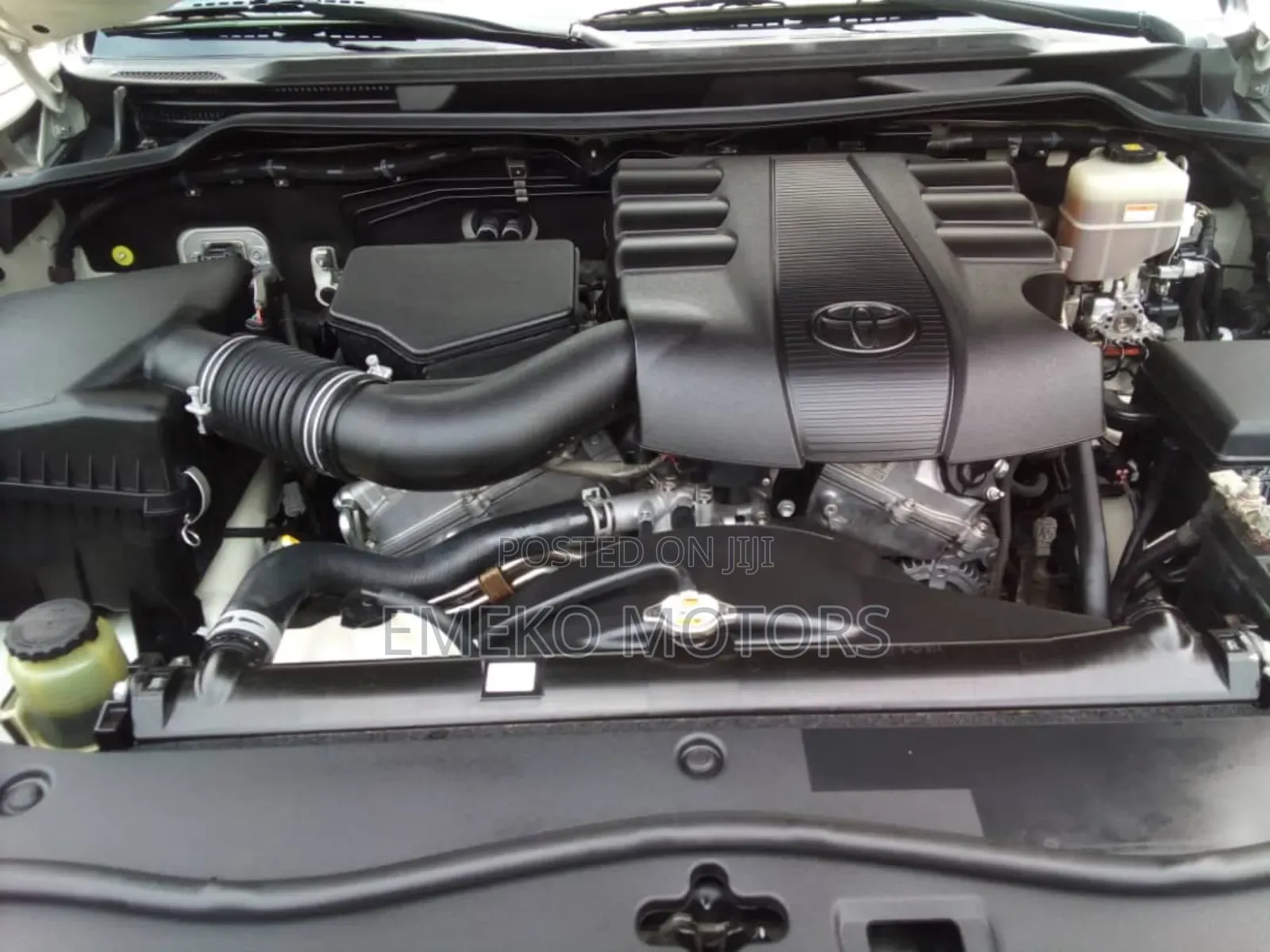 Toyota Land Cruiser 4.0 V6 GXR 2020 White