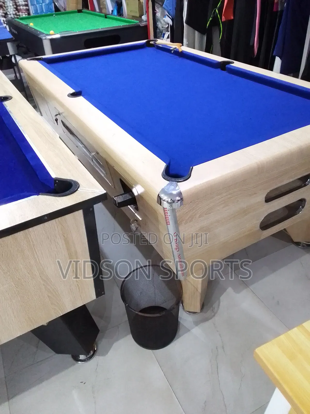 Swiss Snooker Board Coin and Marble