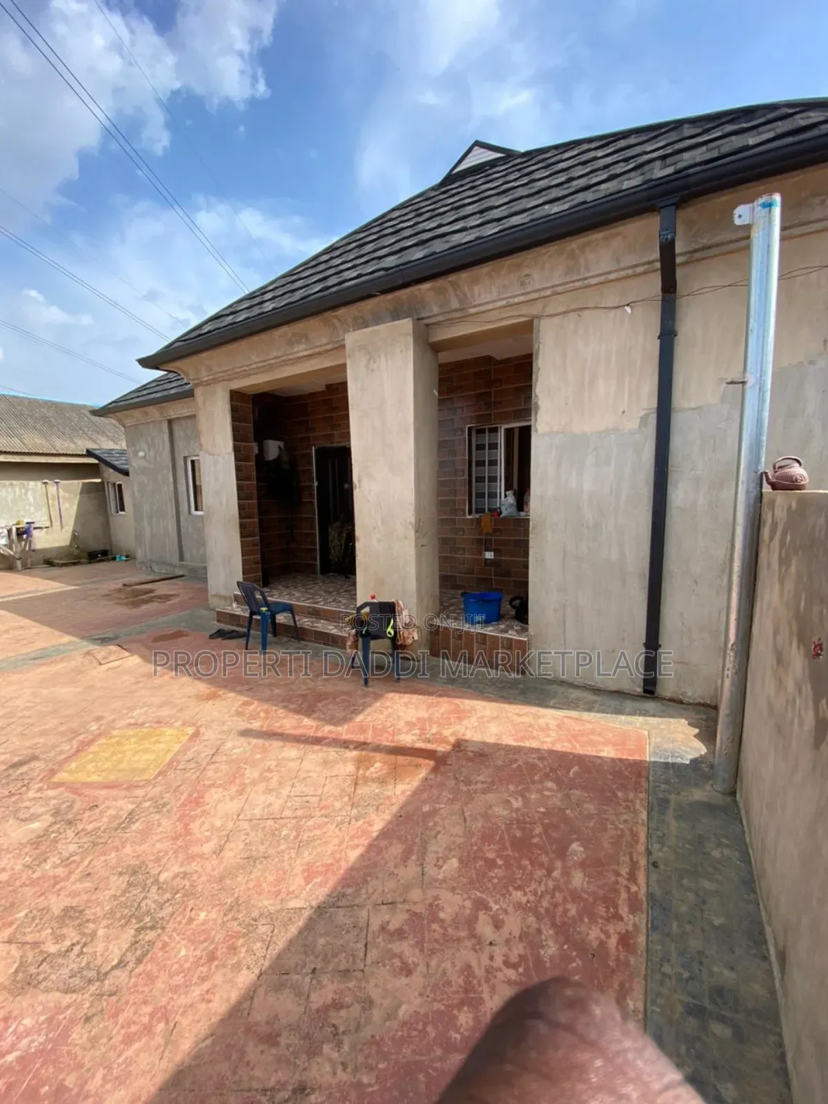 4bdrm Bungalow in Ayobo for sale