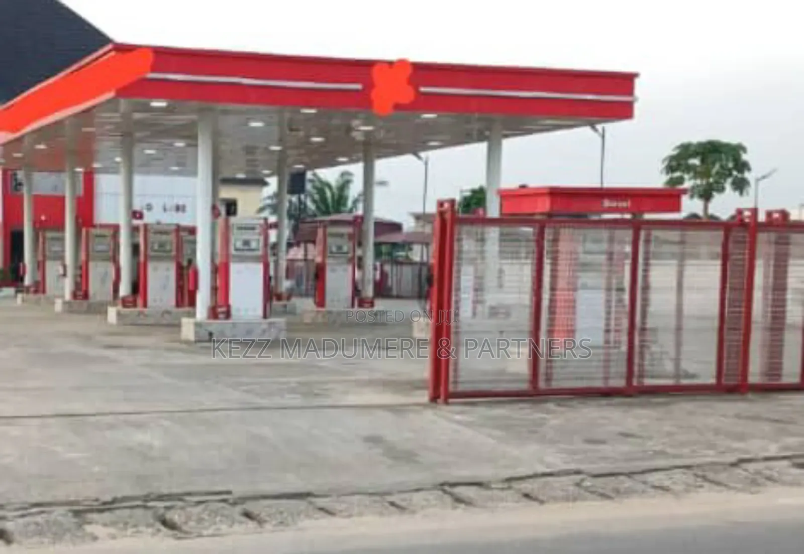 For Sale: Modern Standard Filling Station ,Off Nta Rd , Ph