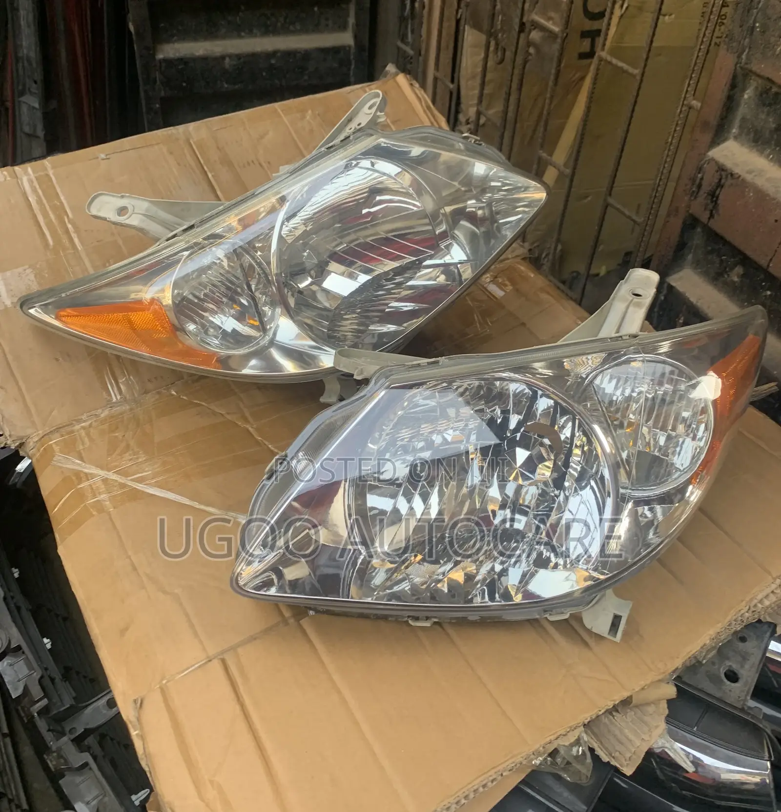 Headlight Pontiac Vibe 2005 Model