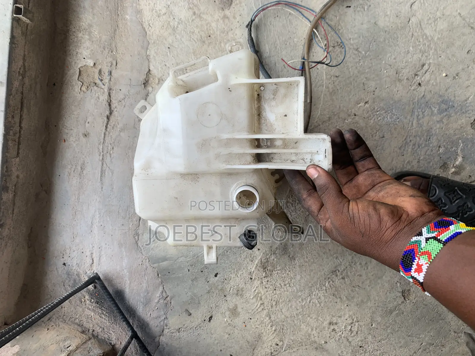 Water Can Toyota RAV4 2010