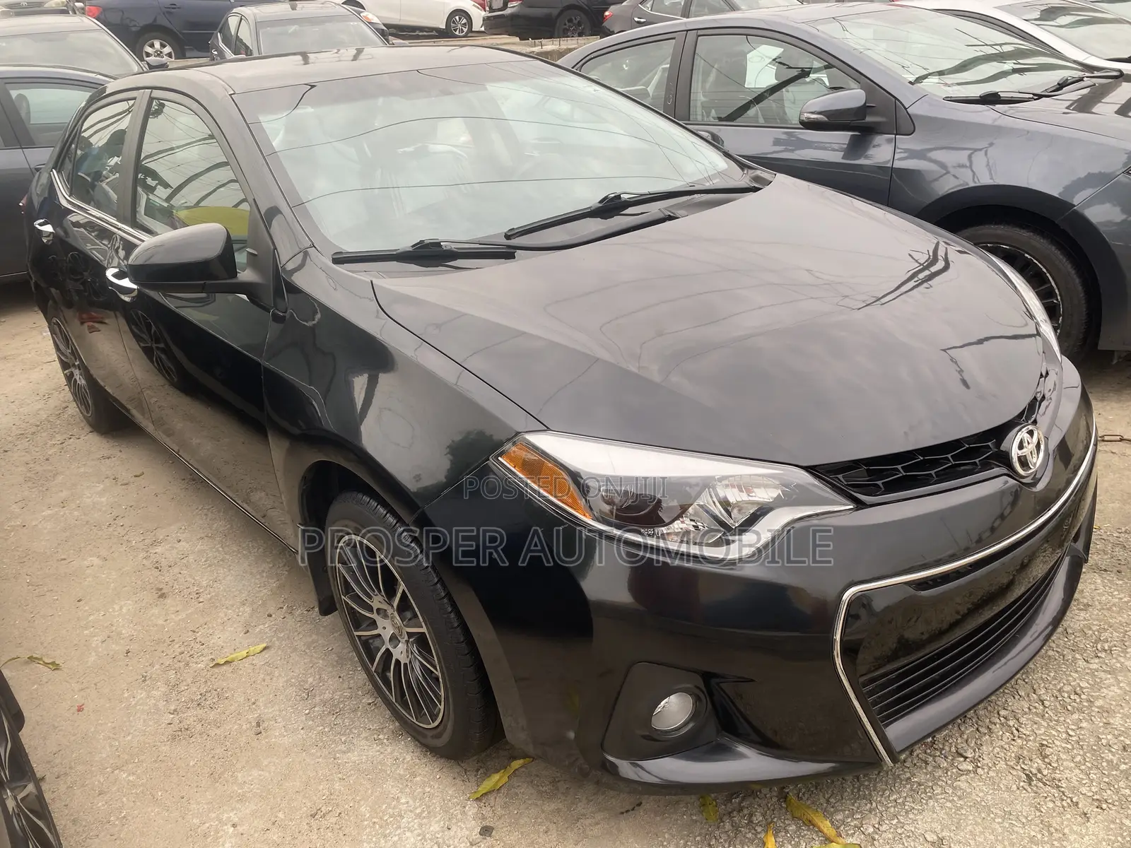 Toyota Corolla 2015 Black