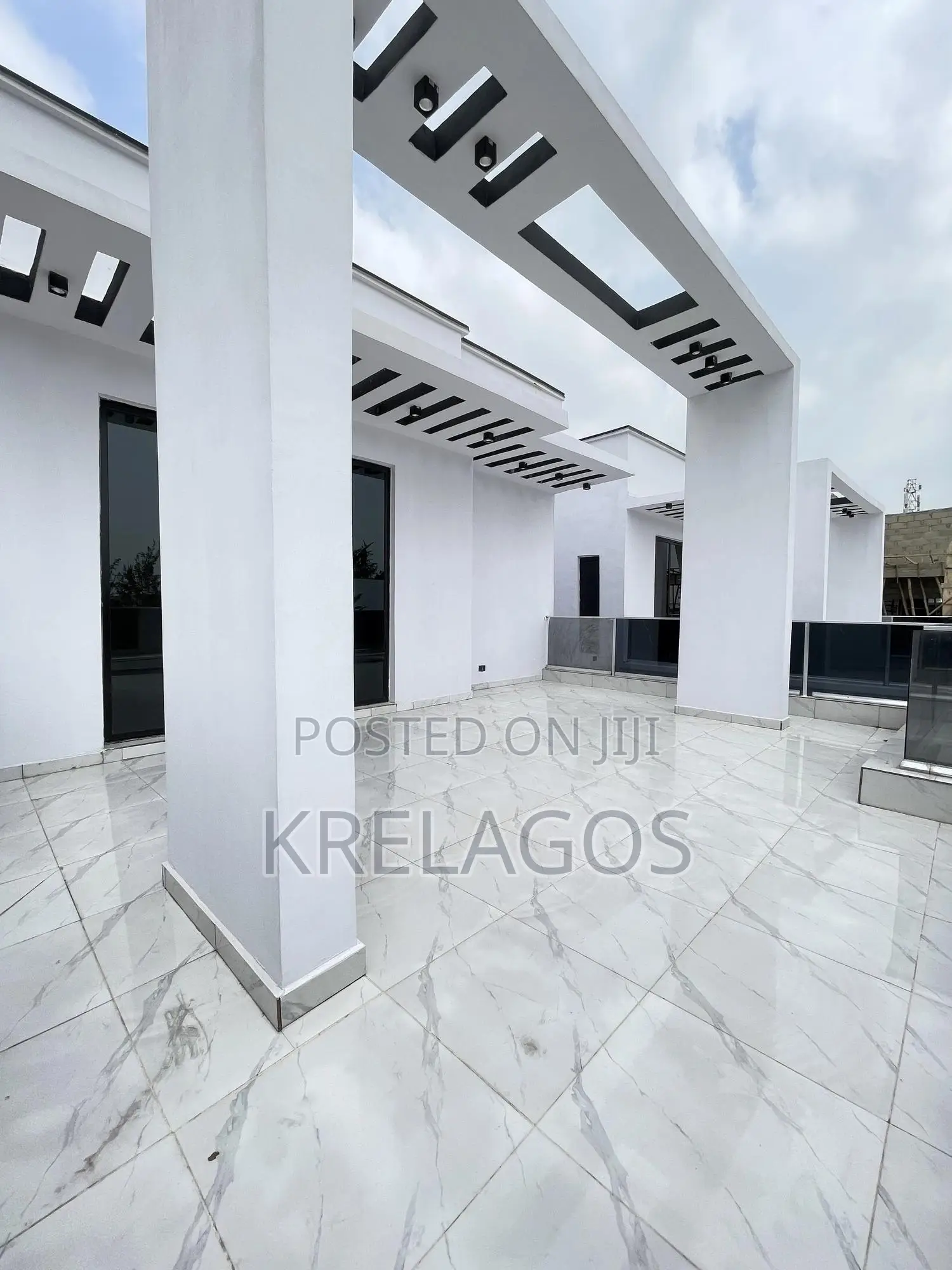 5bdrm Duplex in Megamound, Lekki for sale