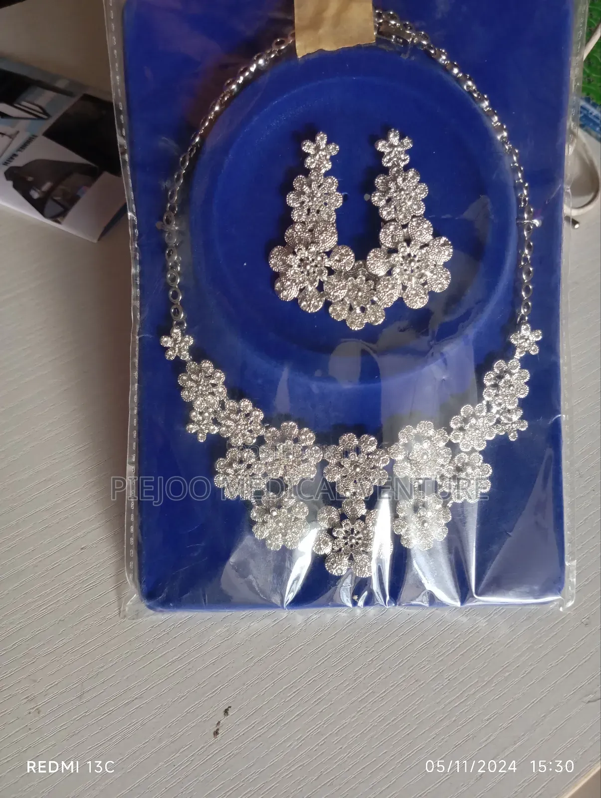 Fashion Jewelleries
