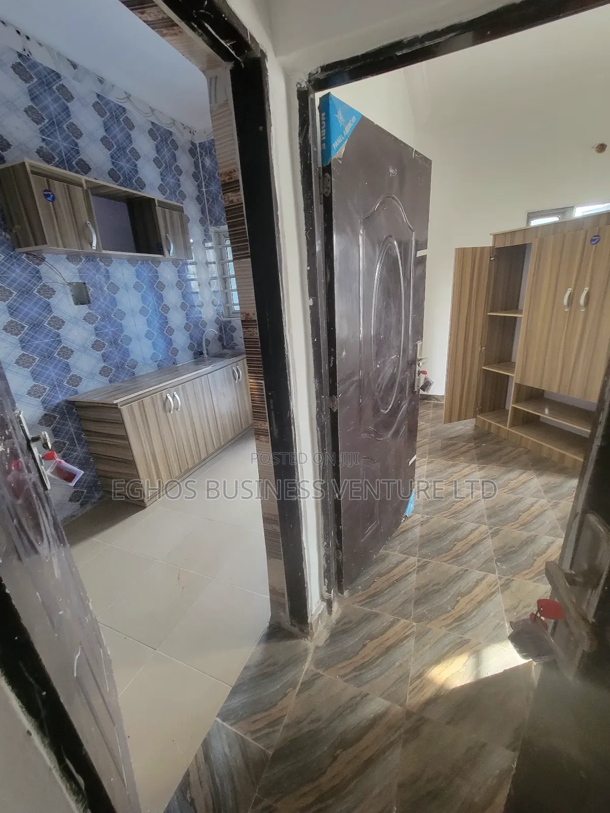 1bdrm Block of Flats in 2 Sisters Agbor Road for sale