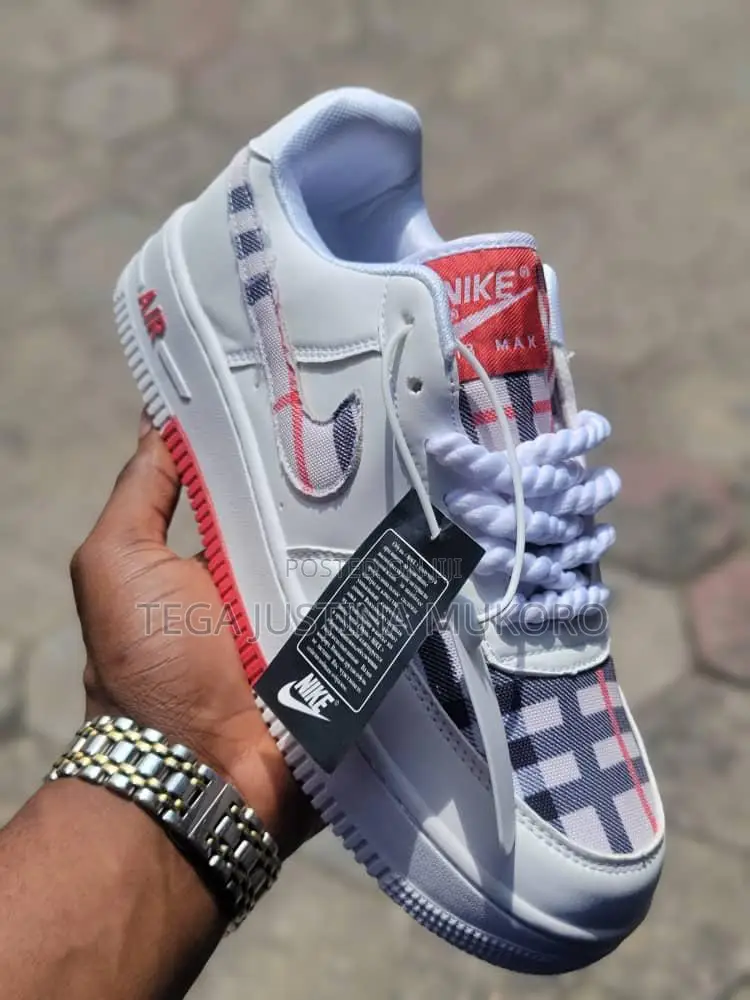 High Quality Nike Unisex Sneakers