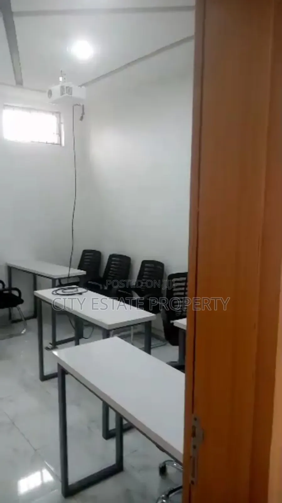 Office Space to Let in Gra Ph