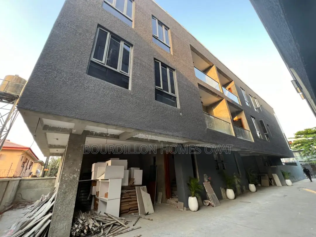 4bdrm Duplex in Lekki Phase 1 for sale