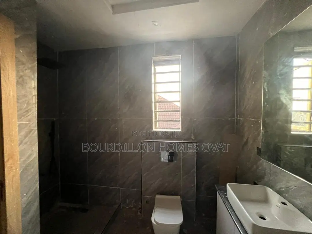 4bdrm Duplex in Lekki Phase 1 for sale
