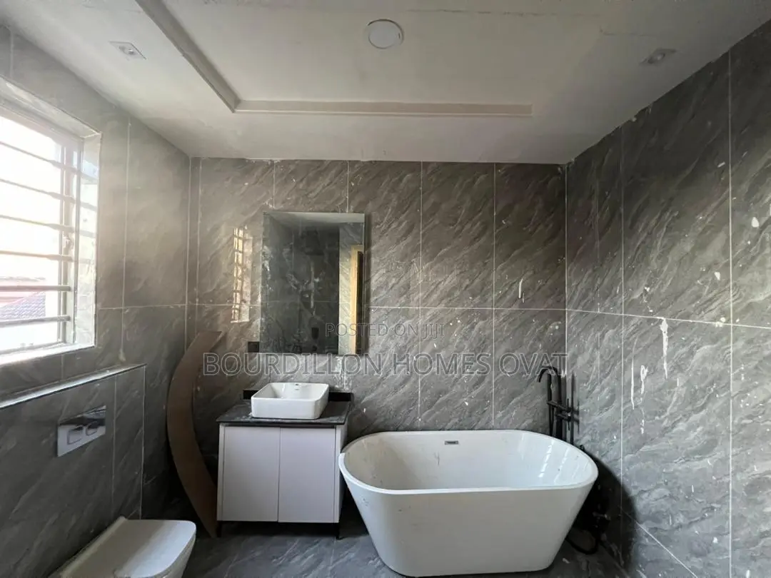 4bdrm Duplex in Lekki Phase 1 for sale