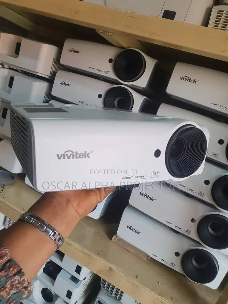 Uk Used Vivtek 3000 Lumens Projector