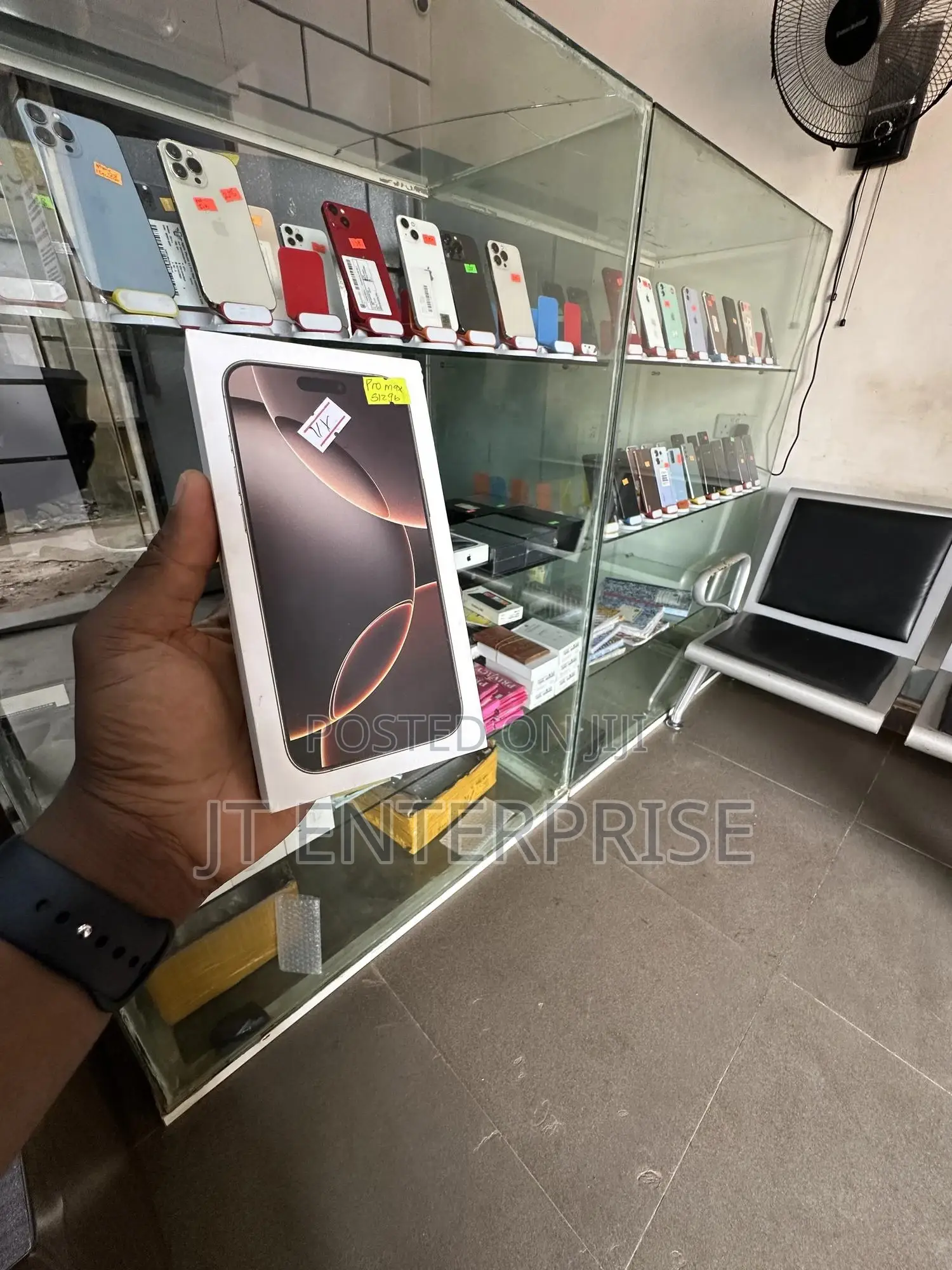 New Apple iPhone 16 Pro Max 256 GB Gold