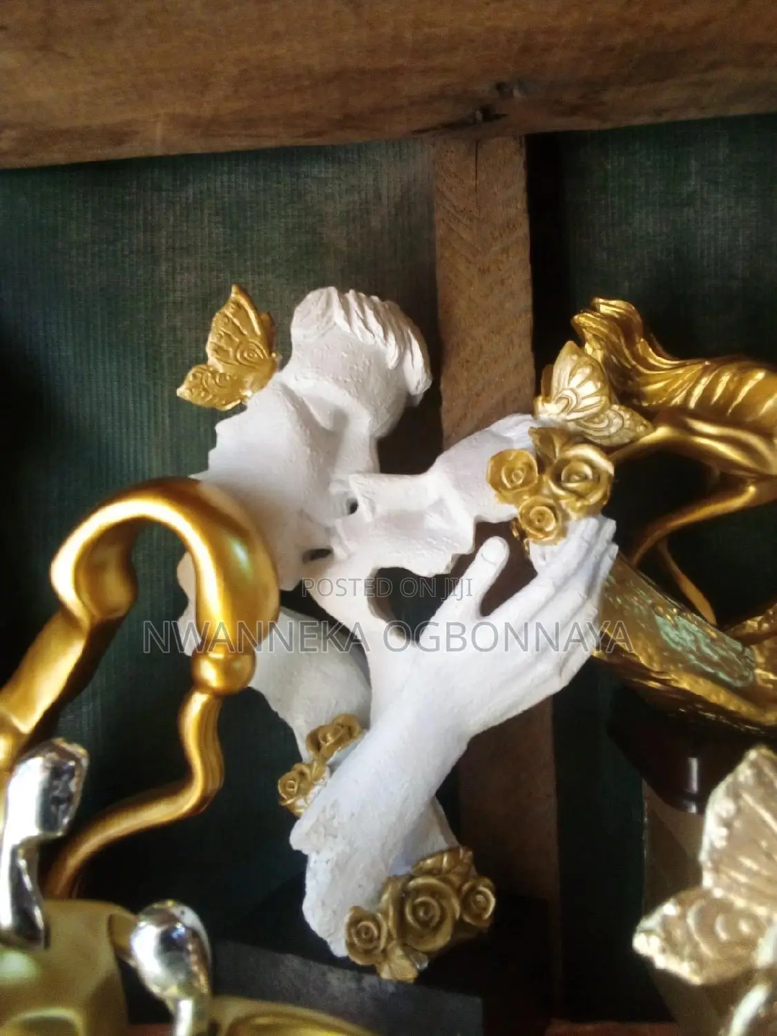 Figurine Kissing Posture Model Craft Sculpture