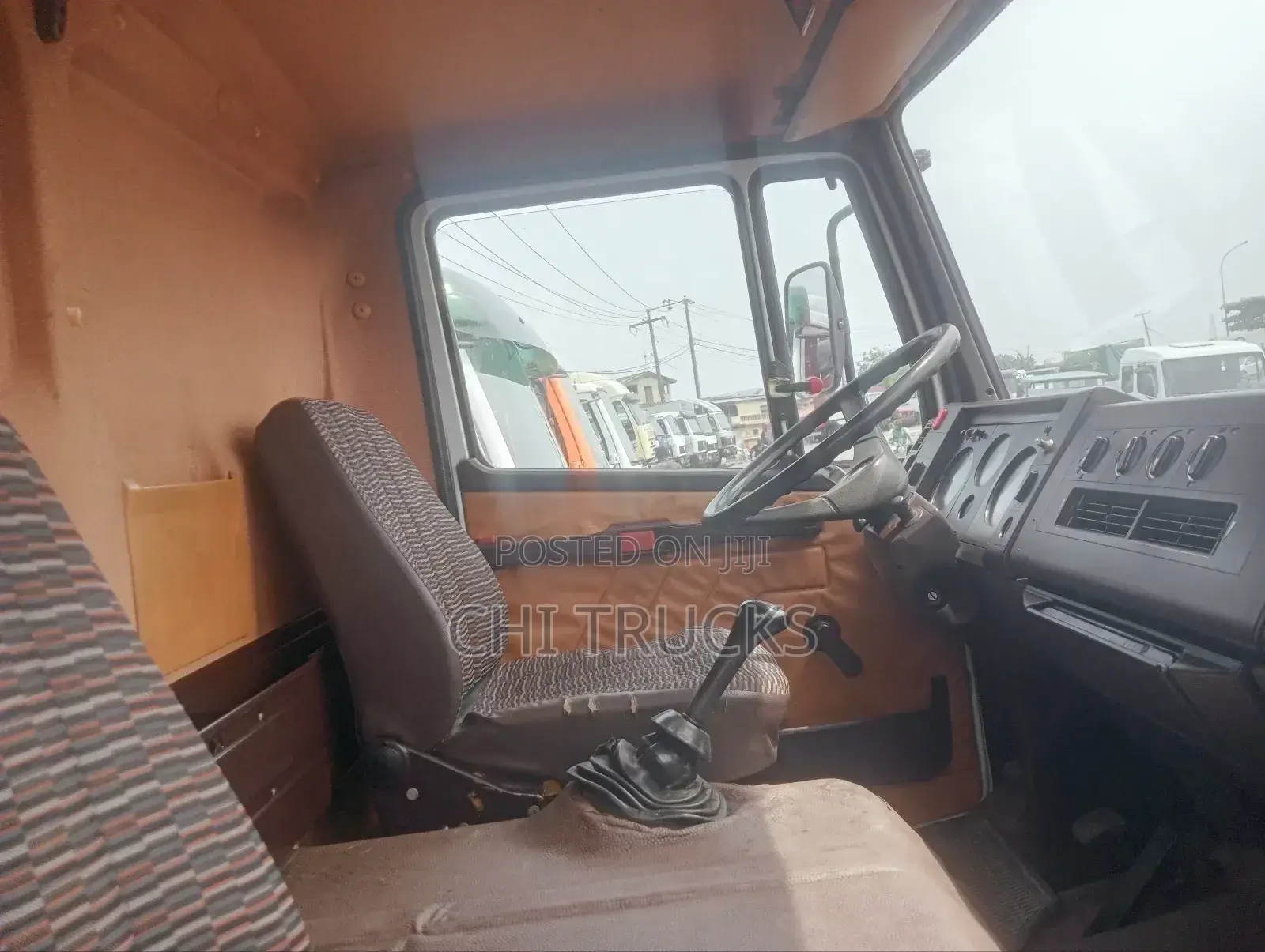 814 Cargo Truck