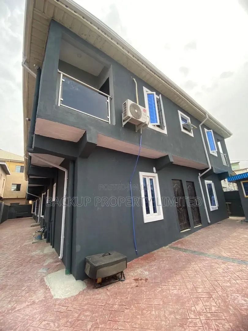 Studio Apartment in Bajuliaye, Shomolu / Shomolu for sale