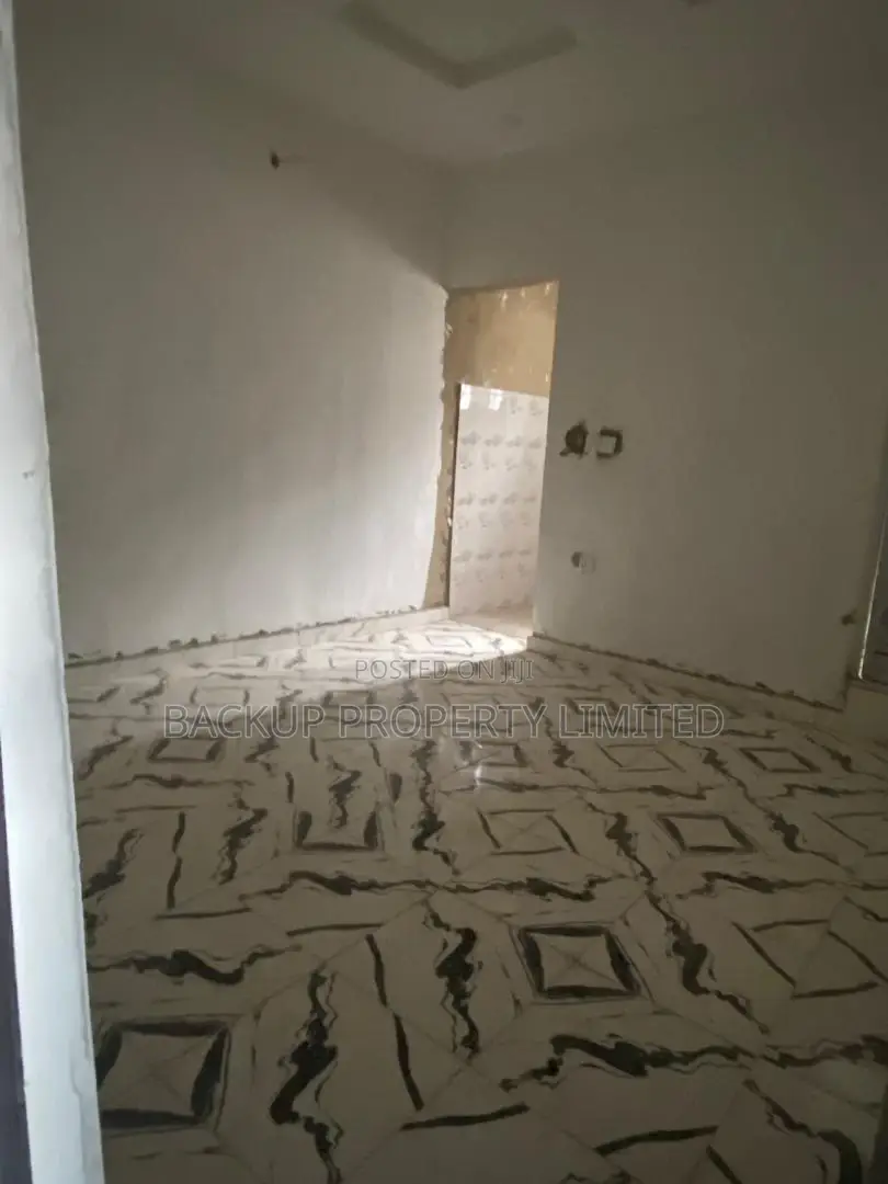 Studio Apartment in Bajuliaye, Shomolu / Shomolu for sale