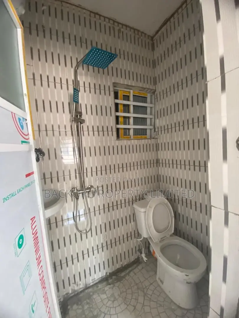Studio Apartment in Bajuliaye, Shomolu / Shomolu for sale