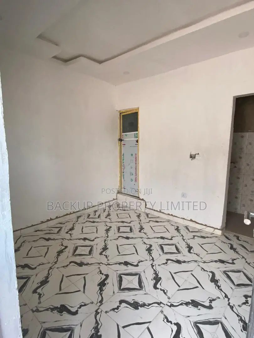 Studio Apartment in Bajuliaye, Shomolu / Shomolu for sale