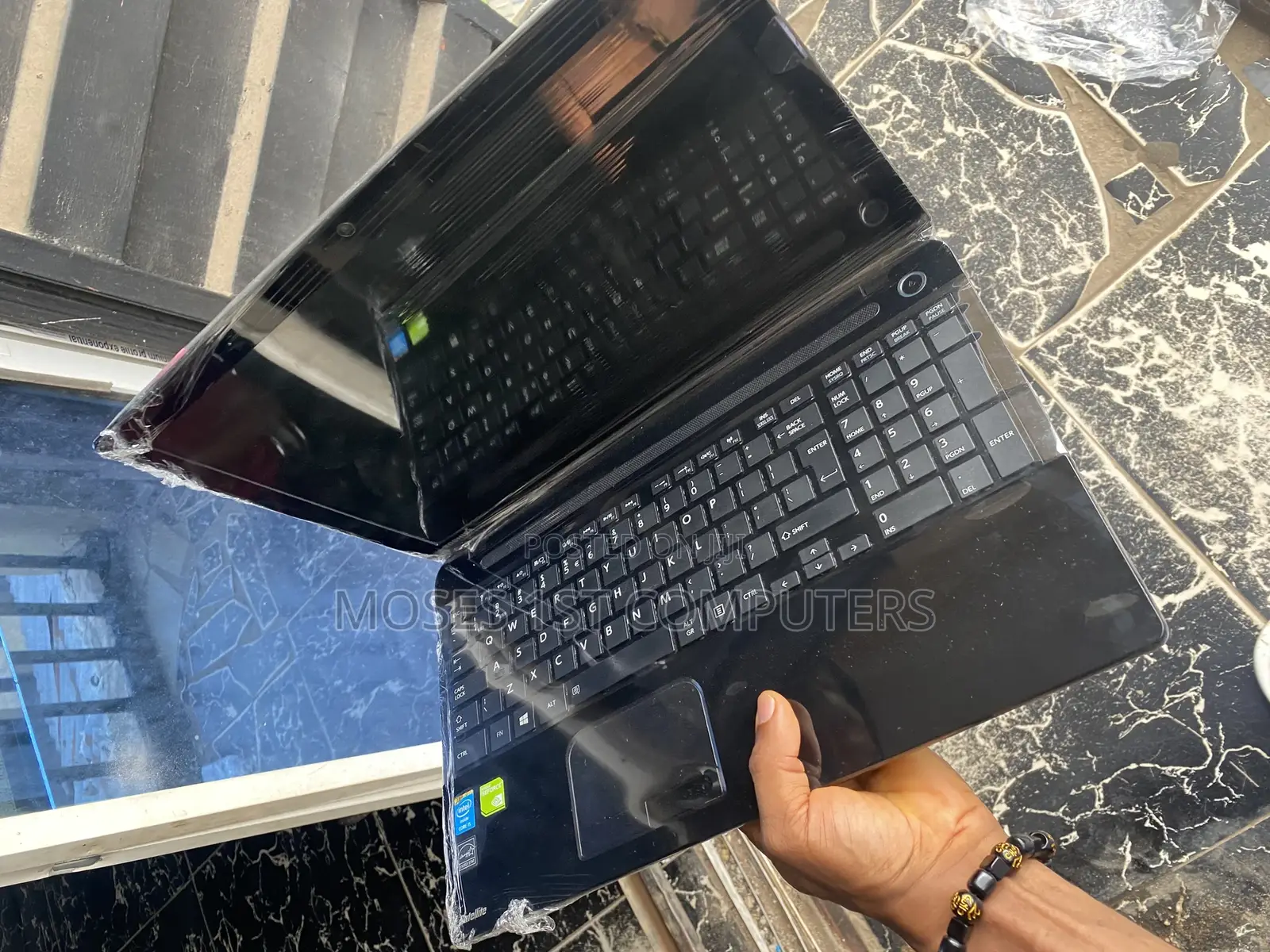 New Laptop Toshiba 4GB Intel HDD 500GB