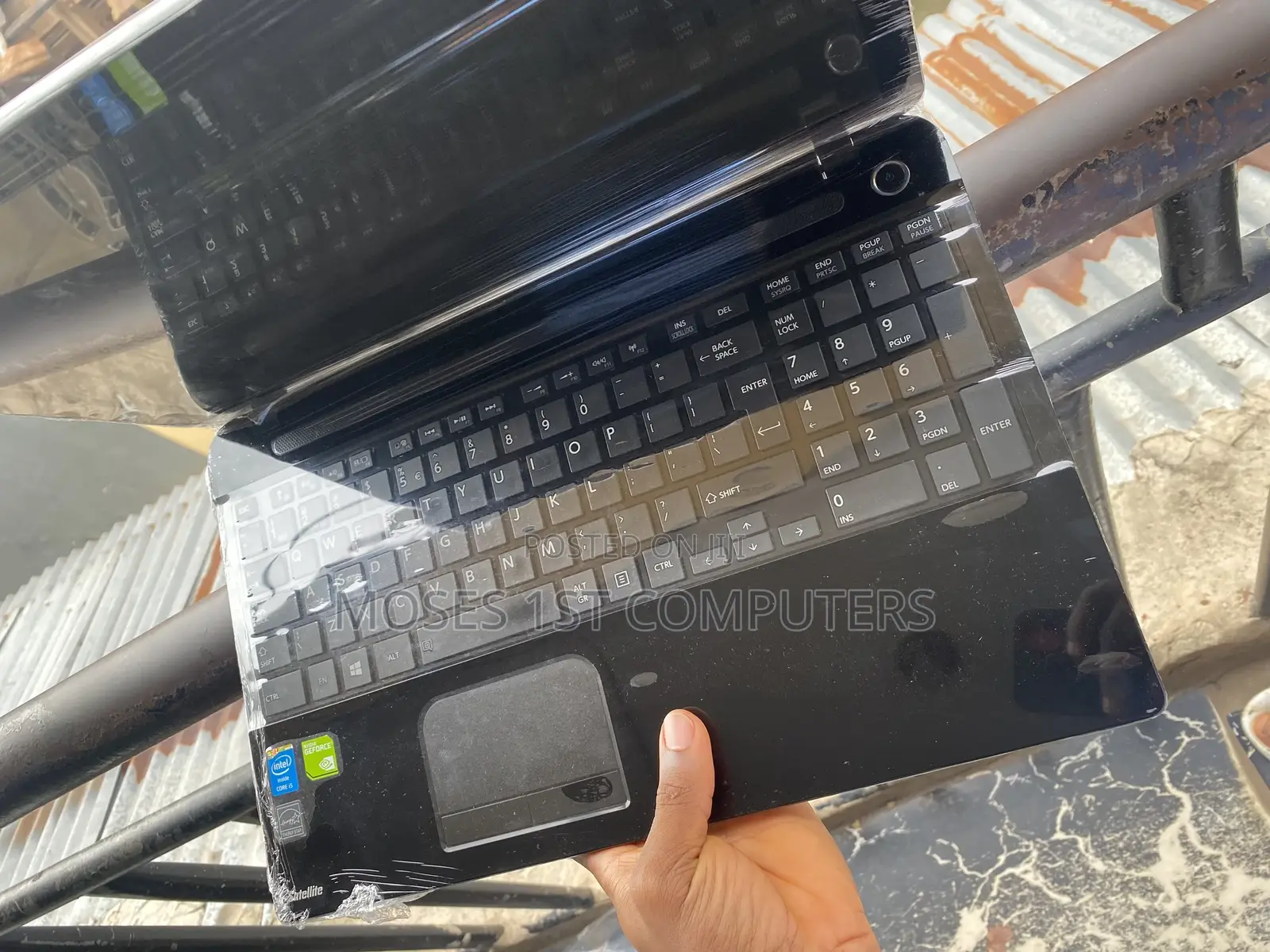 New Laptop Toshiba 4GB Intel HDD 500GB