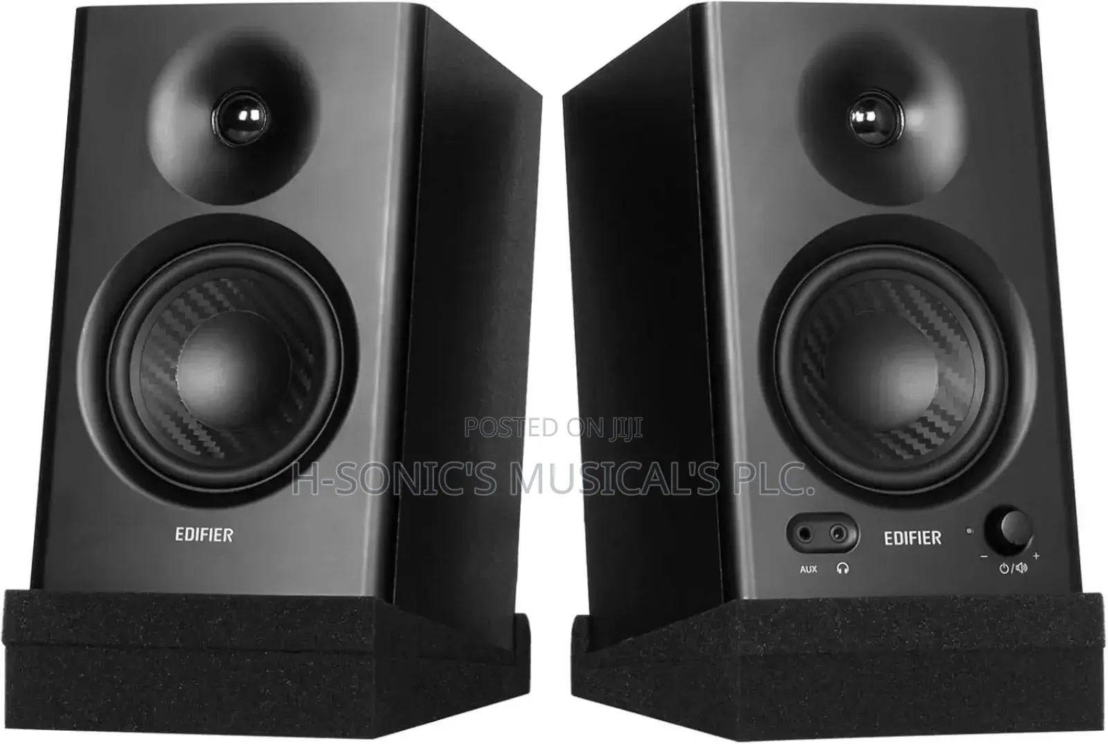 MR4 Edifier Studio Monitor Black and White Color