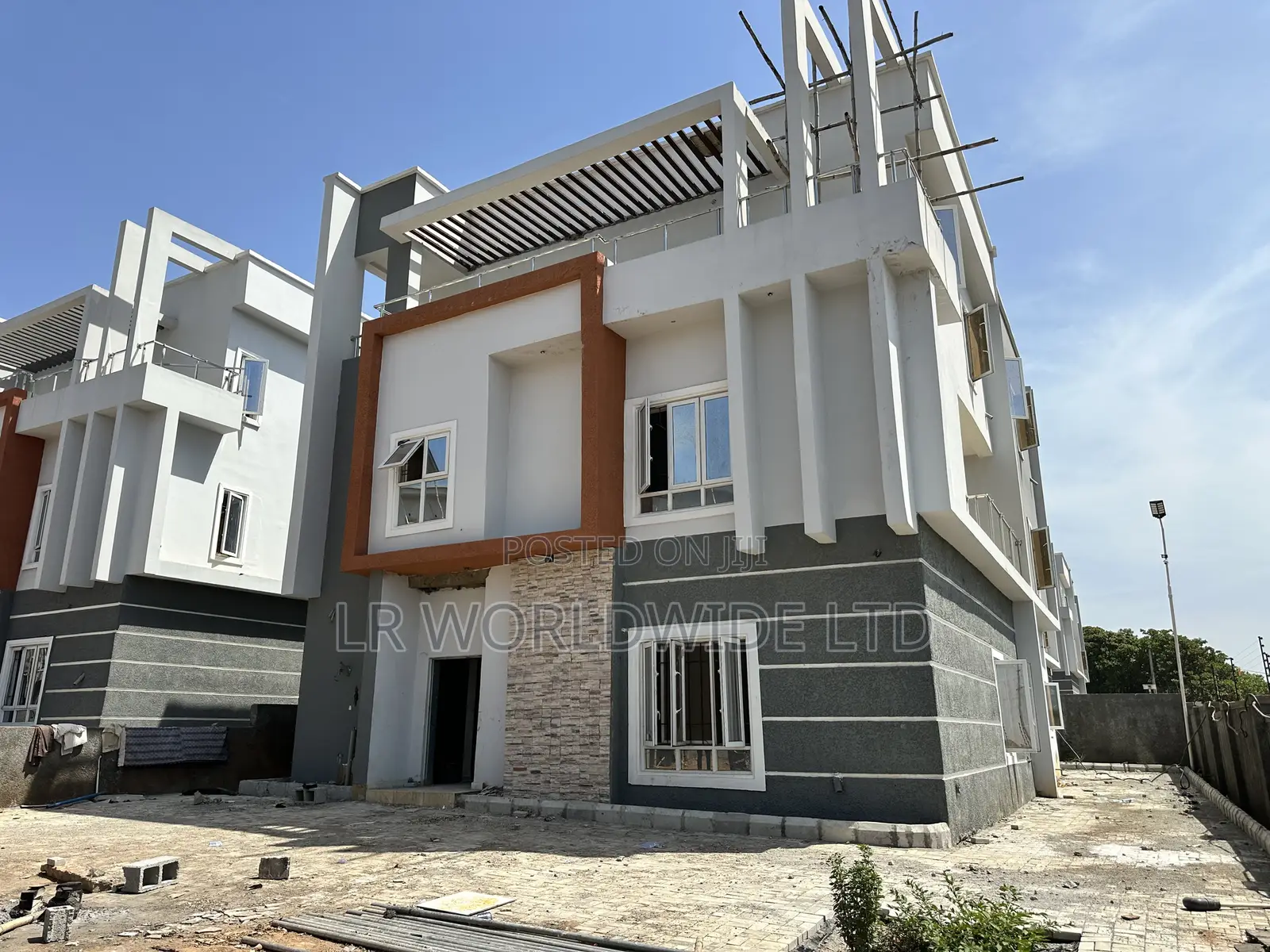5bdrm Mansion in Kaura for sale