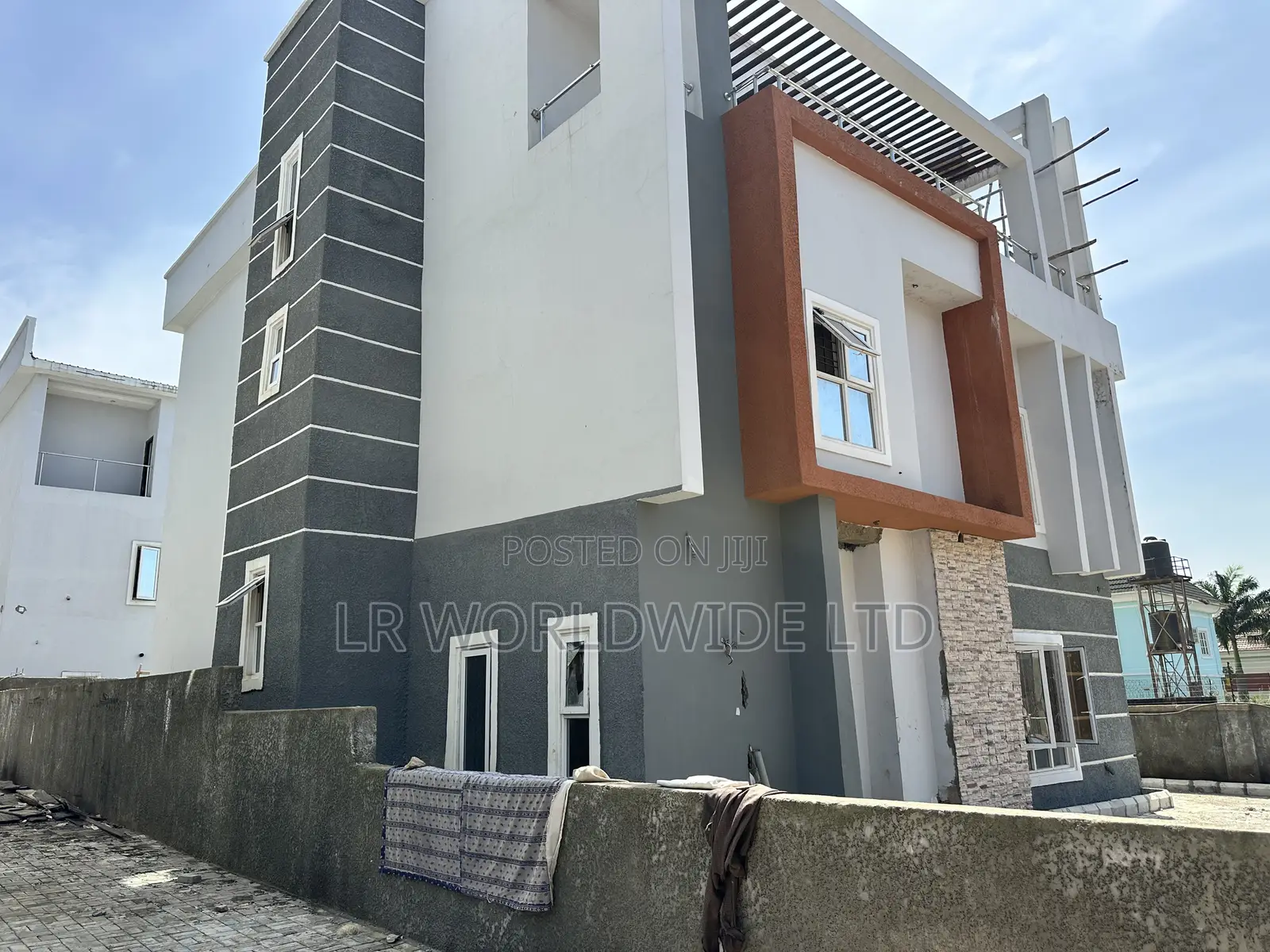5bdrm Mansion in Kaura for sale