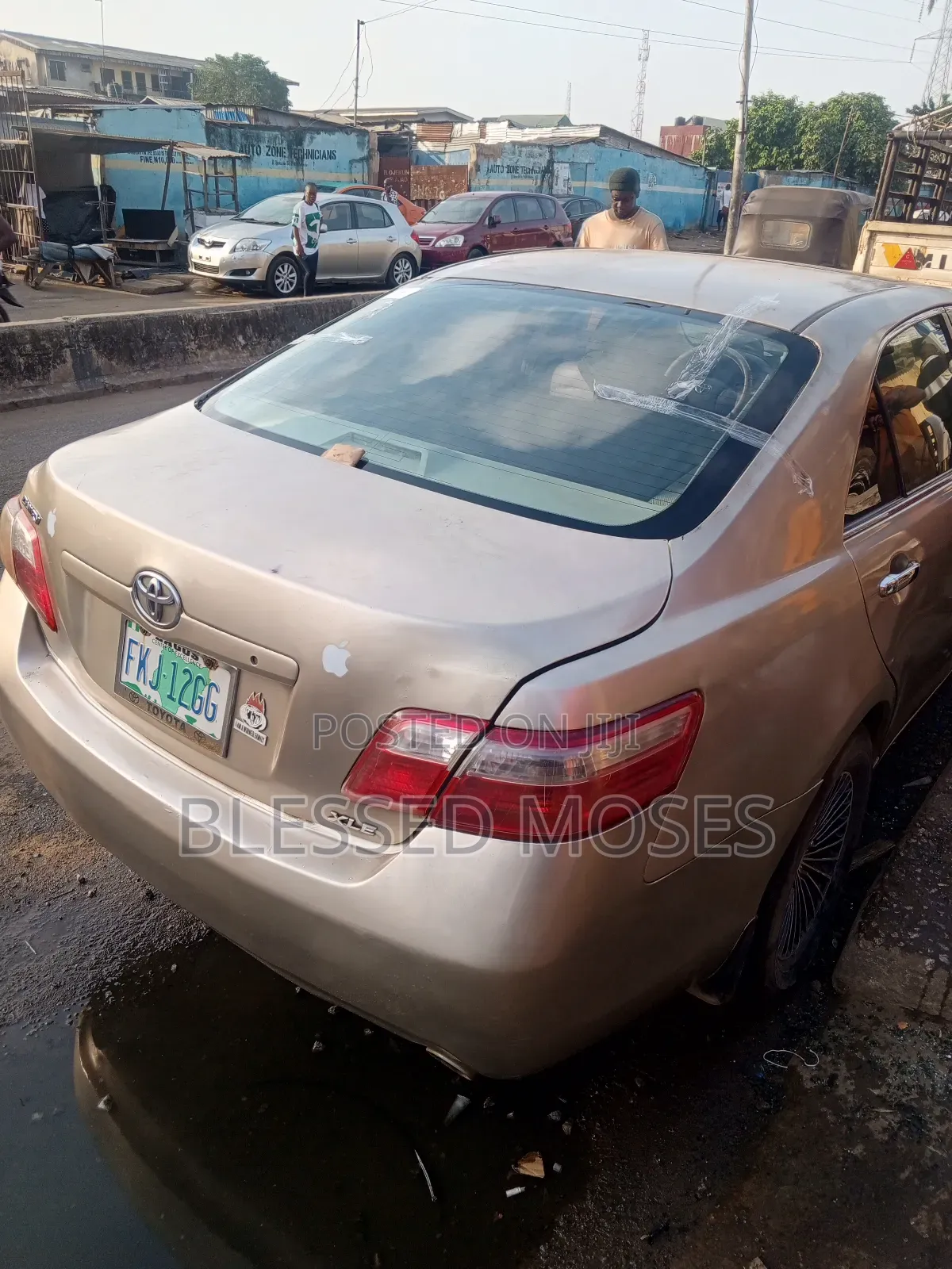 Toyota Camry 07 Back Glass