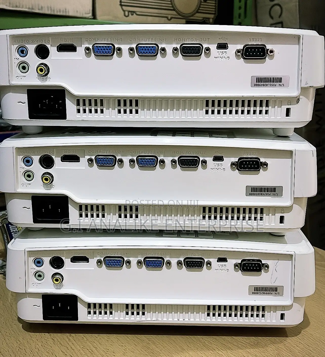 Benq MS527 3300-Lumen SVGA DLP Projector.