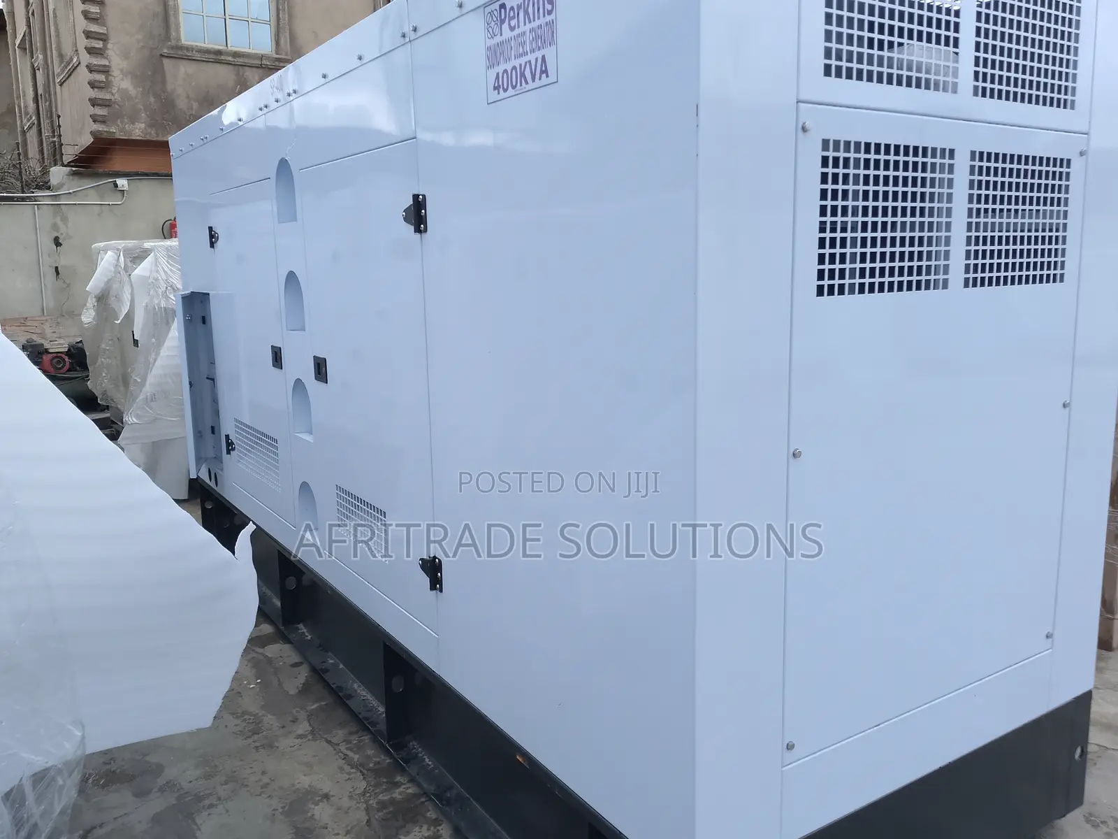 Legit Perkins 400kva Soundproof Generator 004400w