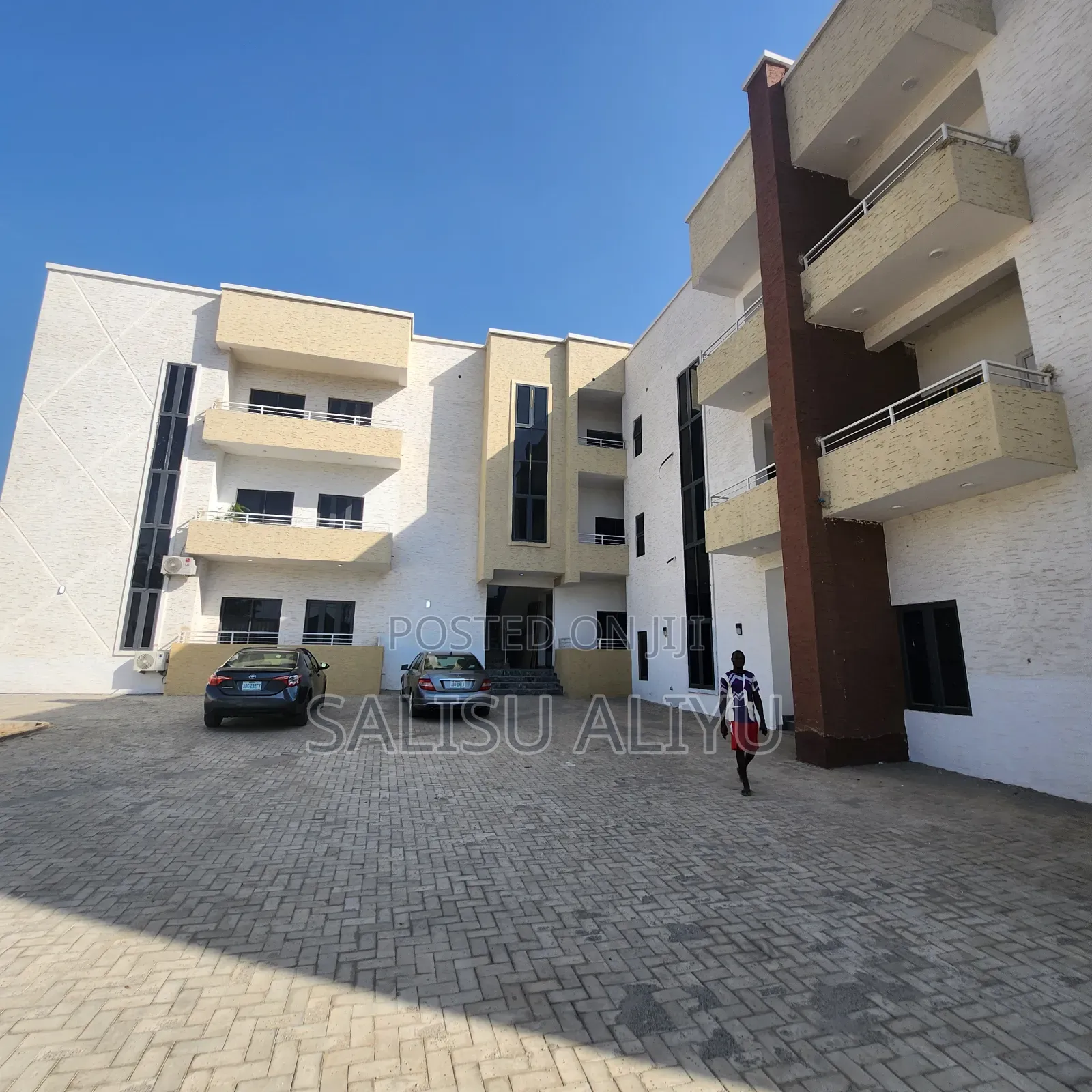 5bdrm Duplex in Jahi Gilmore for sale