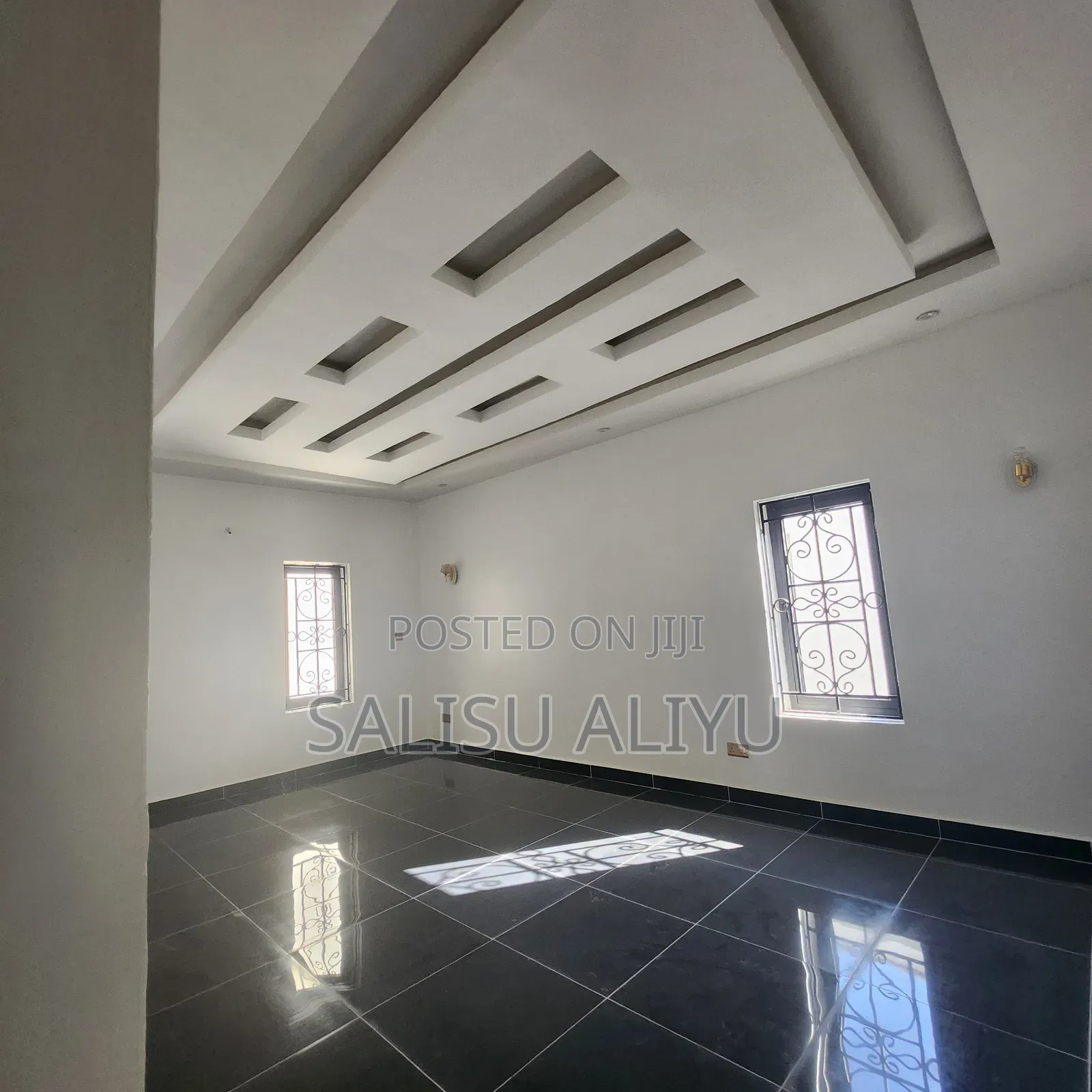 5bdrm Duplex in Jahi Gilmore for sale