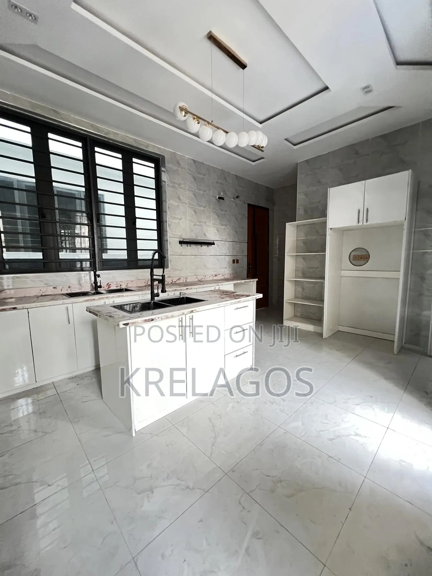 5bdrm Duplex in Osapa London, Lekki for sale