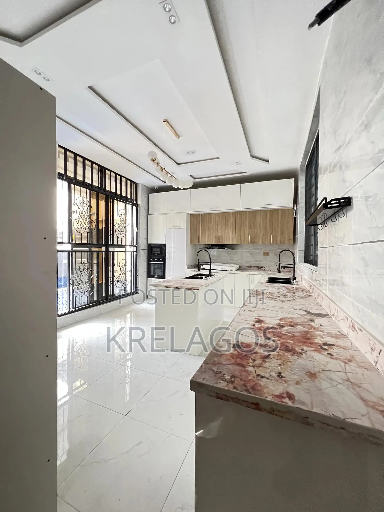 5bdrm Duplex in Osapa London, Lekki for sale