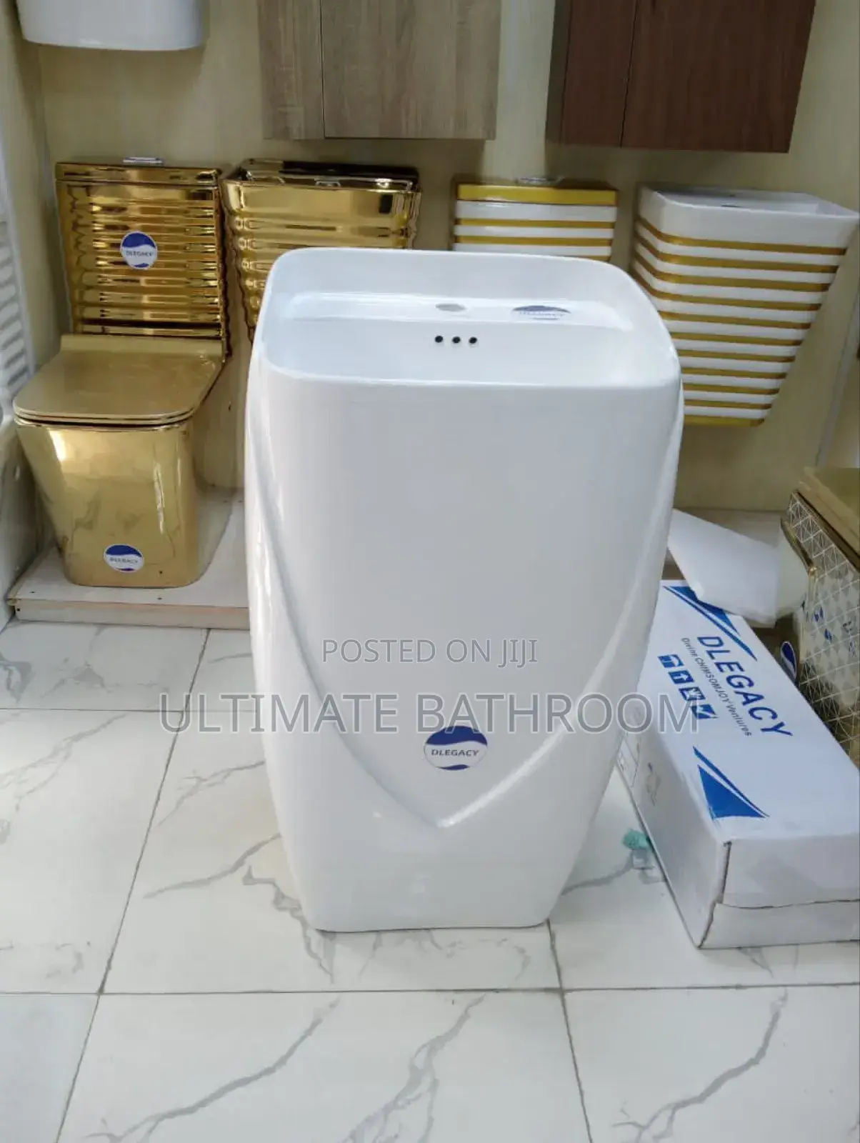 Free Standing White Basin Dlegacy