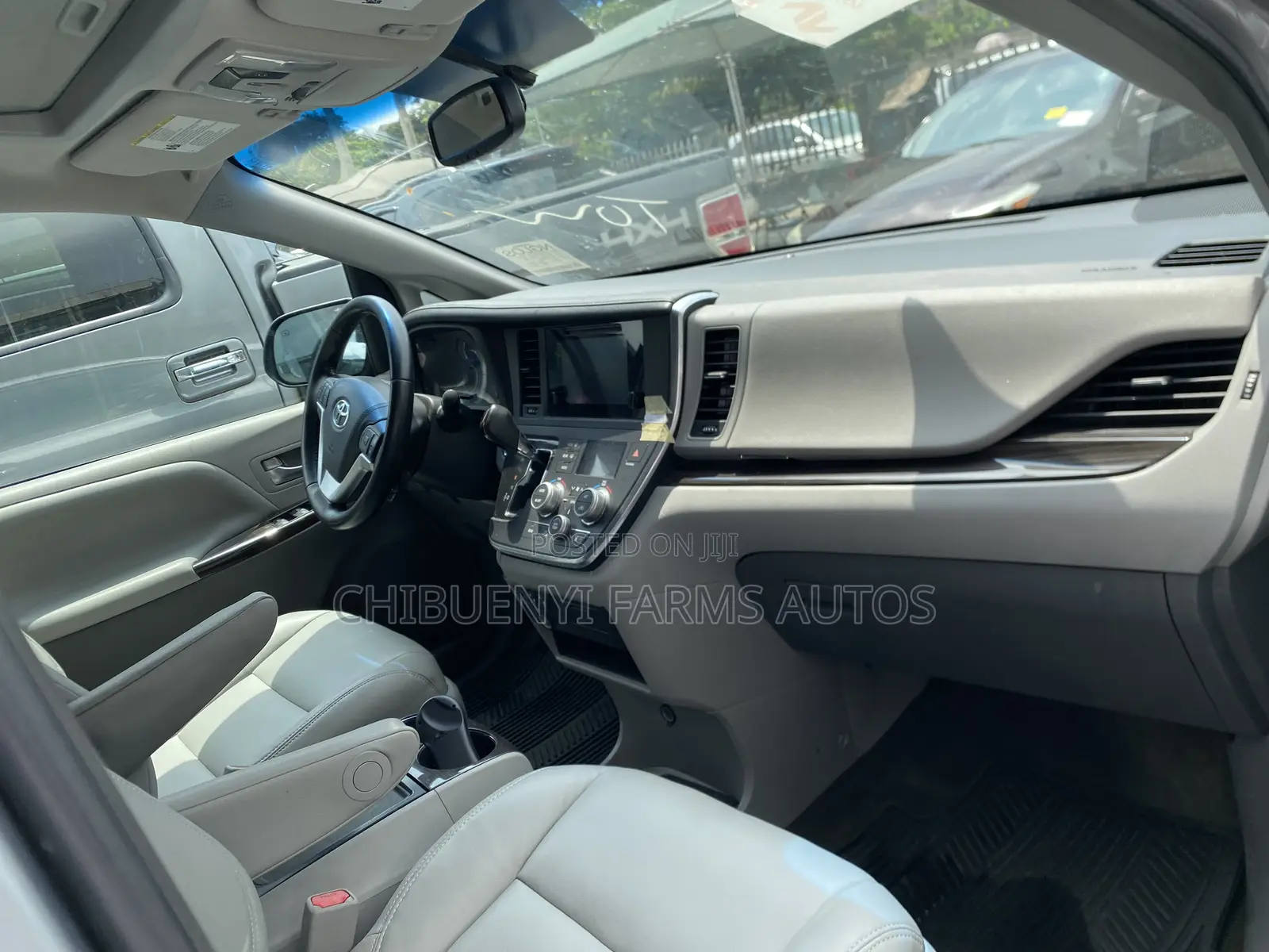 Toyota Sienna 2017 Silver