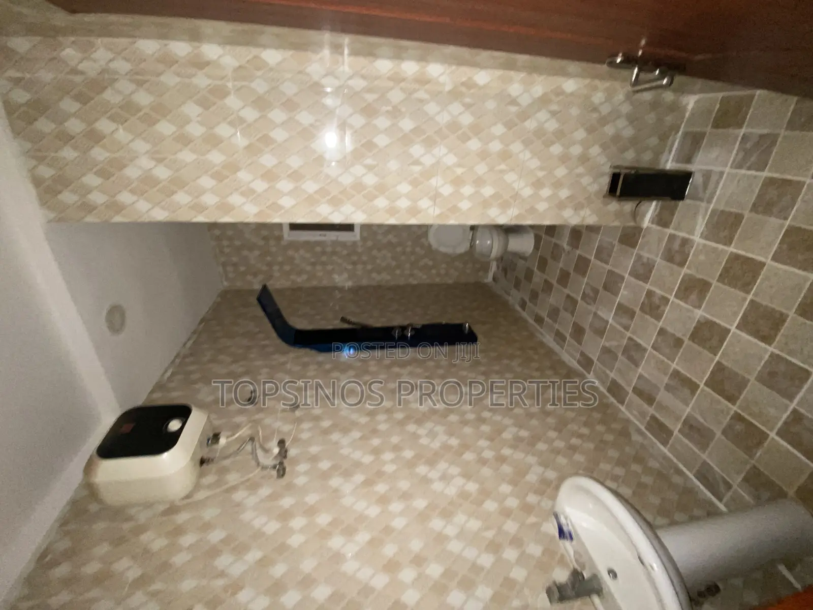 2bdrm Block of Flats in Dawaki for rent
